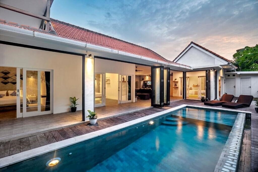 Отель Villa Infinity Bali 4*