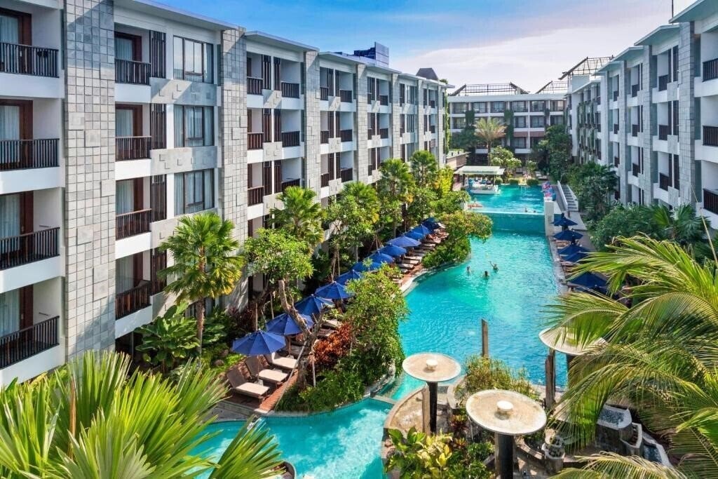 Отель Courtyard Marriott Seminyak 4*