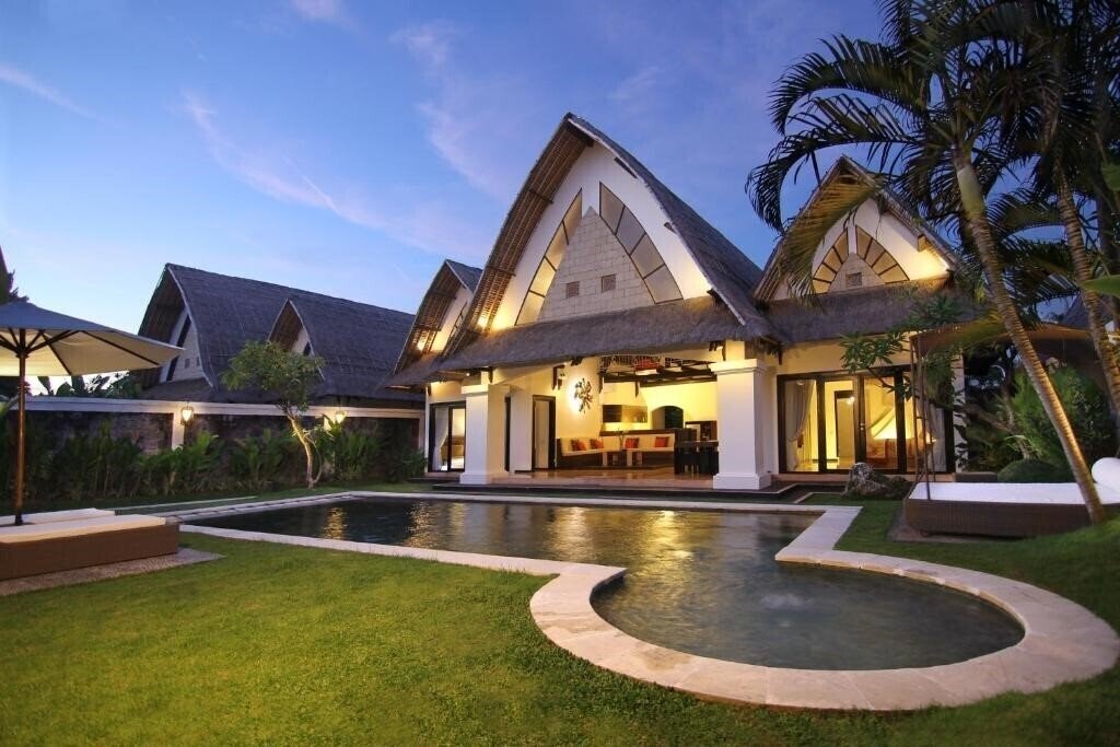 Изображение Villa Seminyak Estate & SPA 4*