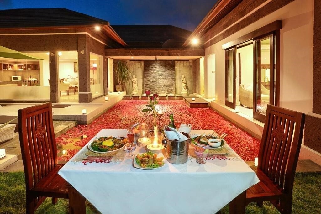 Отель The Buah Bali Villas 5*