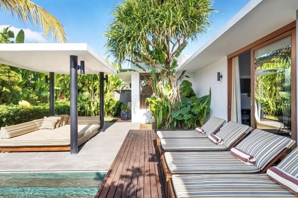 Изображение Amarin Seminyak + 4*