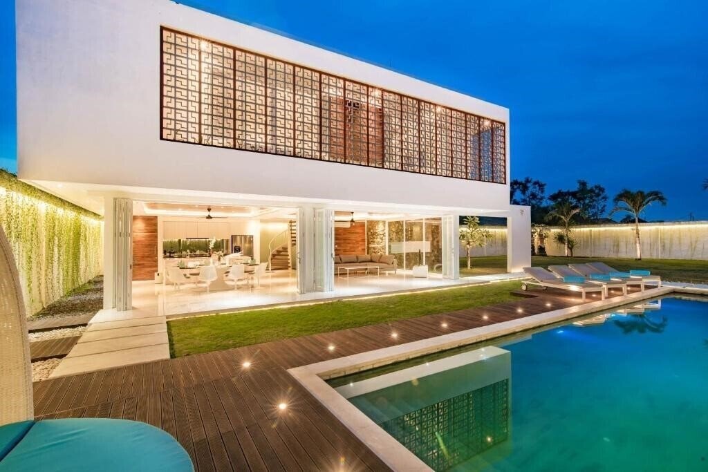 Отель Villa Kamag 4*