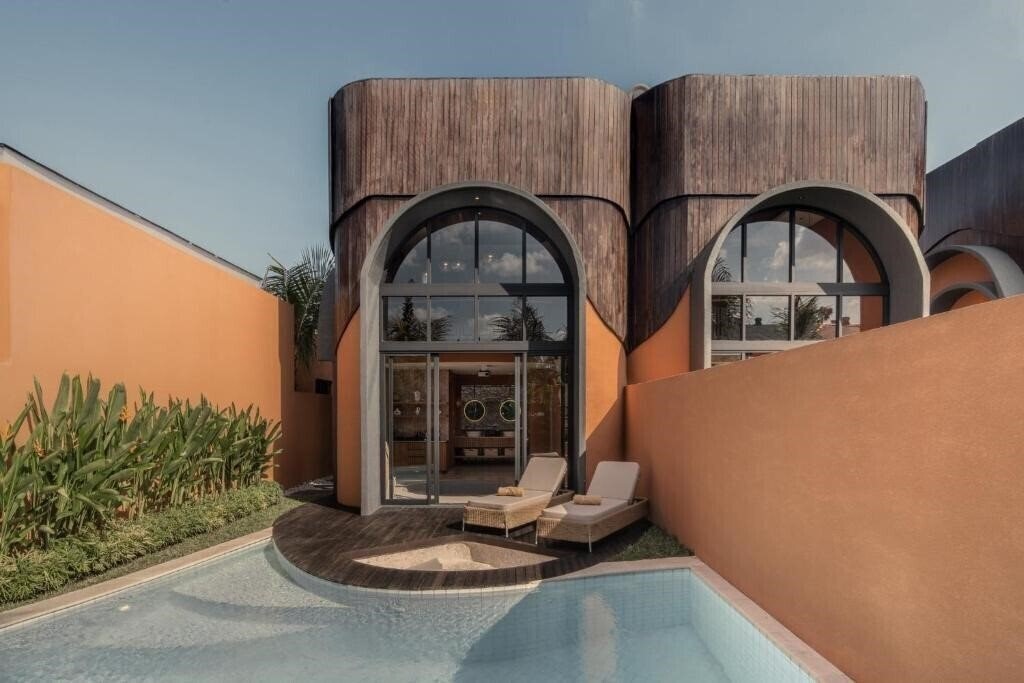 Отель Ajowa Resort Seminyak by Ini Vie 5*