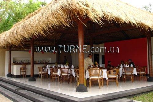 Отель The Benoa Beach Front Villas 3*