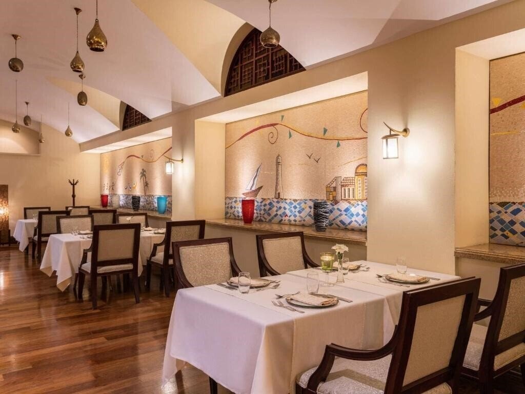 Фото Movenpick Resort & Residence Aqaba 5*