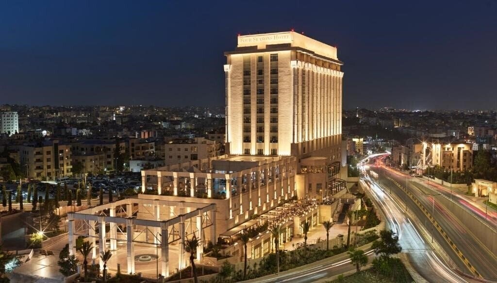 Отель Four Seasons 5*