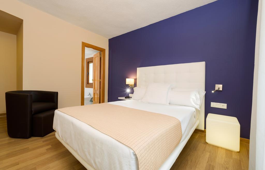Отель Tryp Ciudad De Alicante 3*