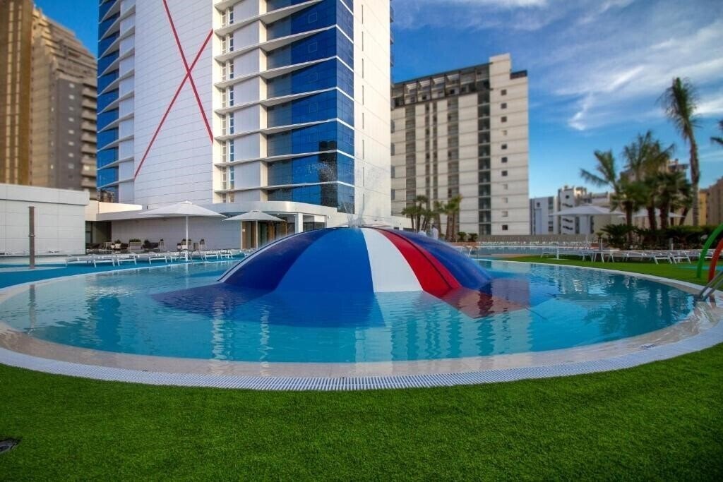 Отель Suitopia 4*