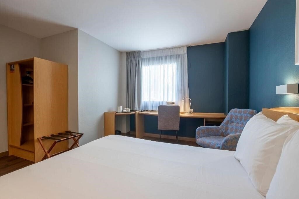Изображение Travelodge Alicante Puerto (ex. Campanile Alicante) 3*