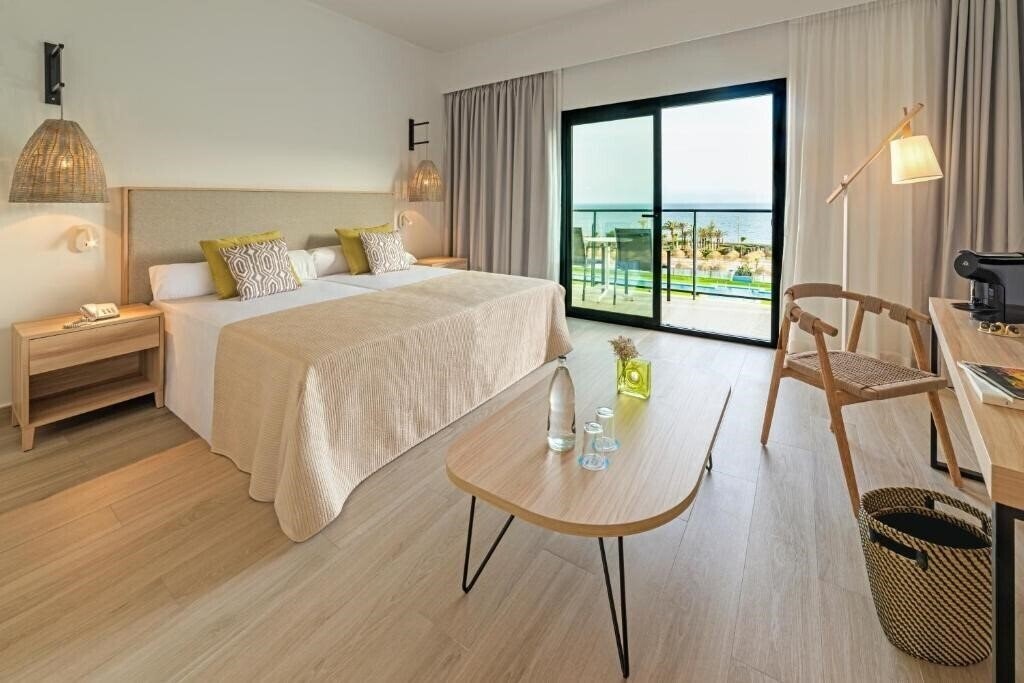 Фото Cabogata Beach Hotel & SPA 5*