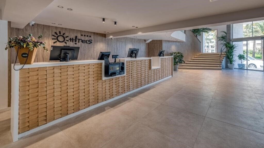 Фотография Gran Hotel Almeria 4*