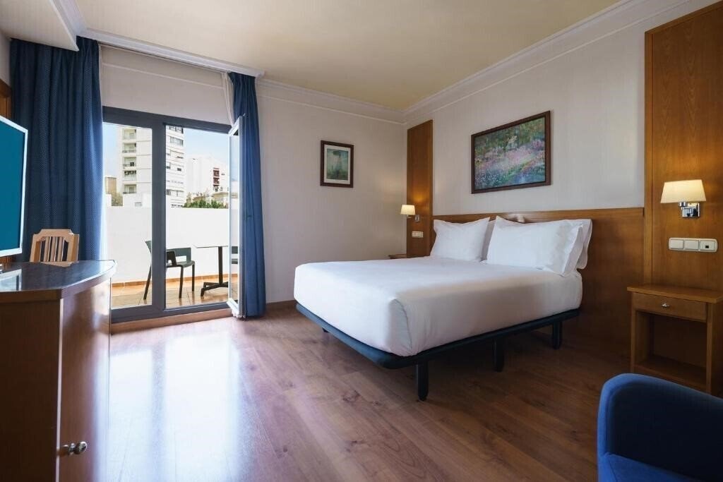 Фото Crisol Almeria (ex. Torreluz Senior Hotel Almeria) 3*