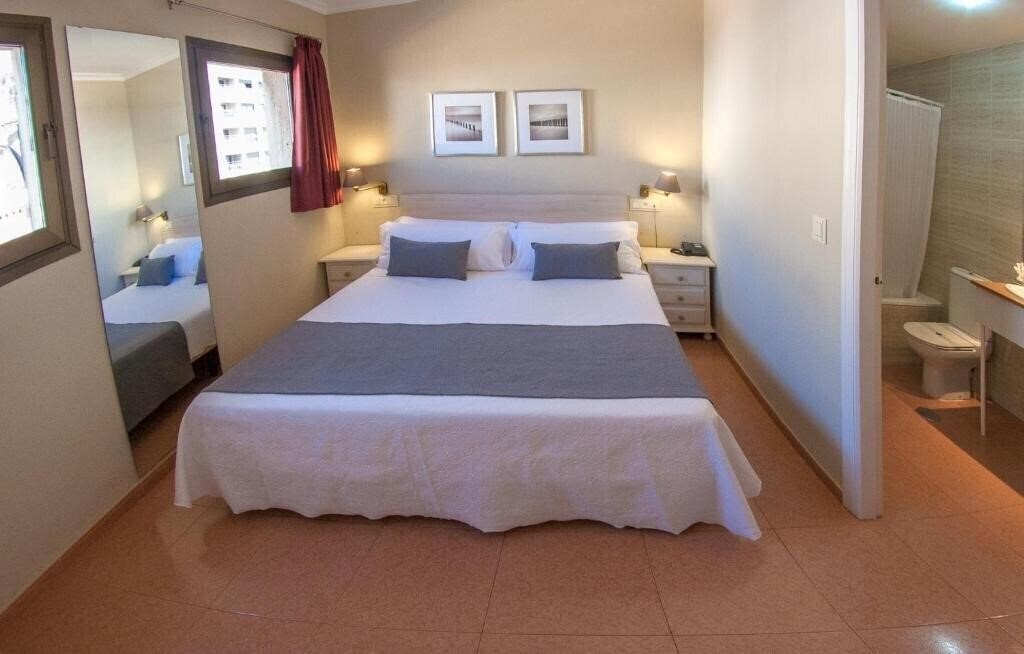 Отель Apartahotel Aguadulce 3*