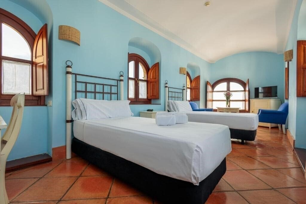 Фото Hotel Tugasa Castillo De Castellar (ex. Castillo De Castellar) 3*