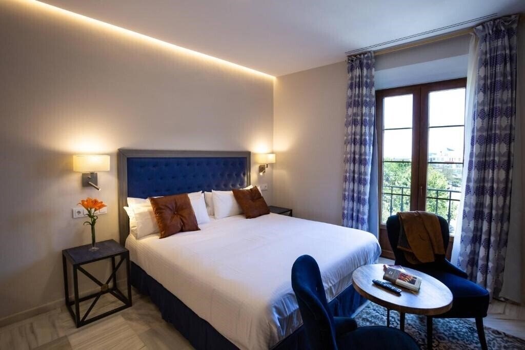 Отель Plazuela Del Carbon Suites 3*