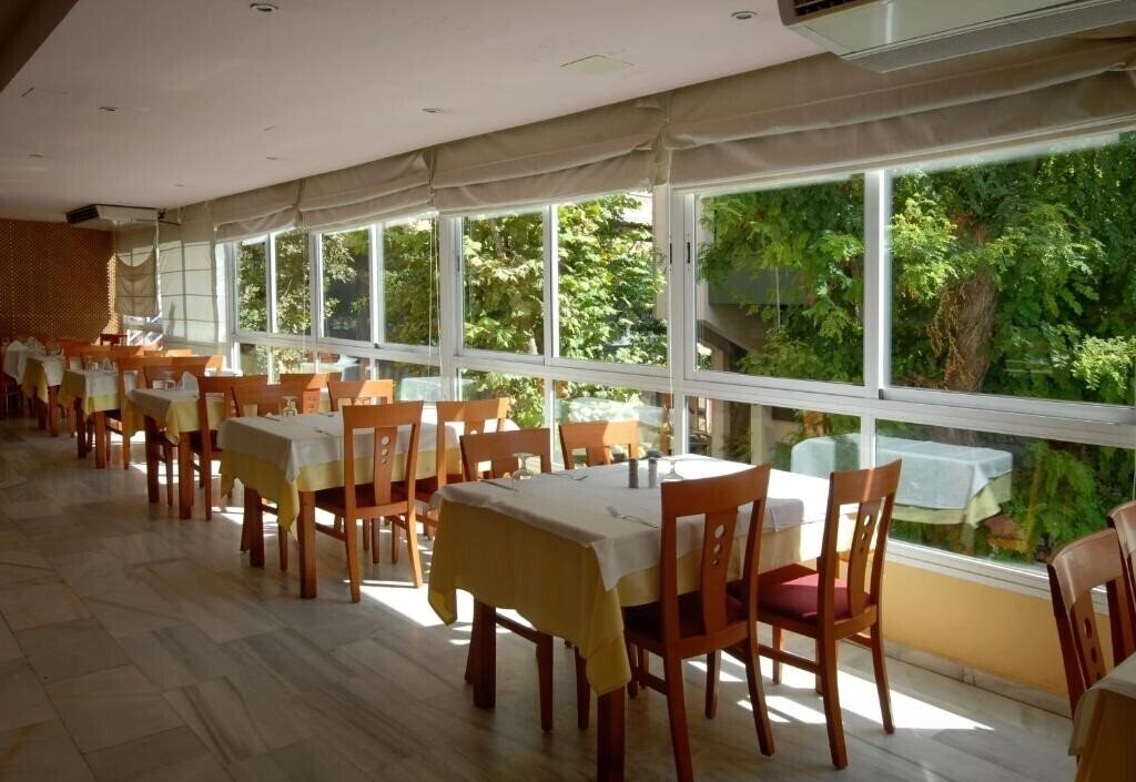 Изображение Monarque El Rodeo 3*