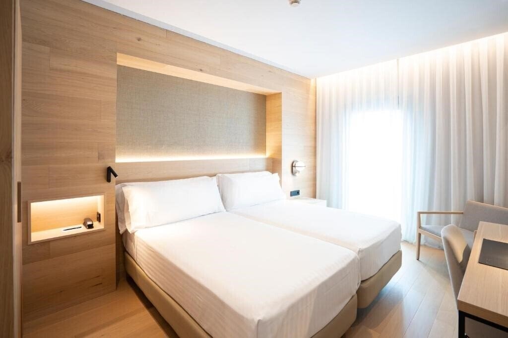 Отель Zenit Bilbao 4*