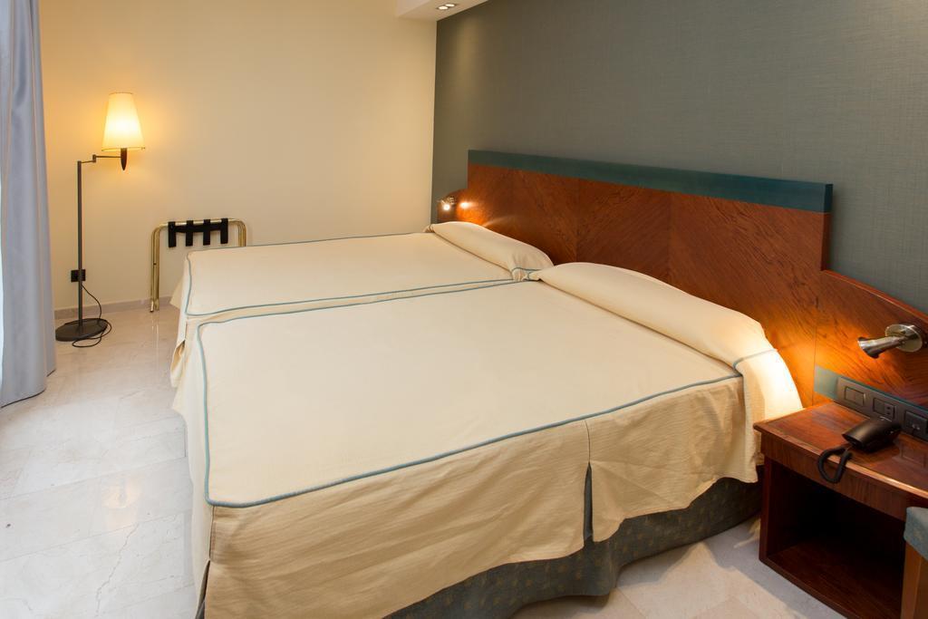 Фотография Gran Hotel Barcino 4*