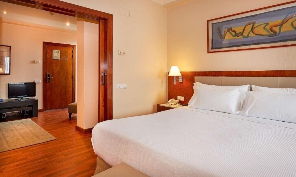 Фотография NH Barcelona Entenza (ex. NH Sants Center NH Forum) 3*