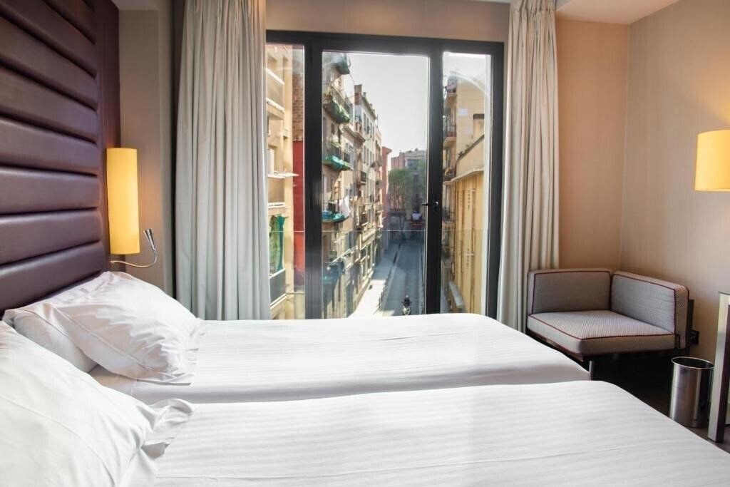 Отель Pestana Arena Barcelona Boutique Hotel 4*