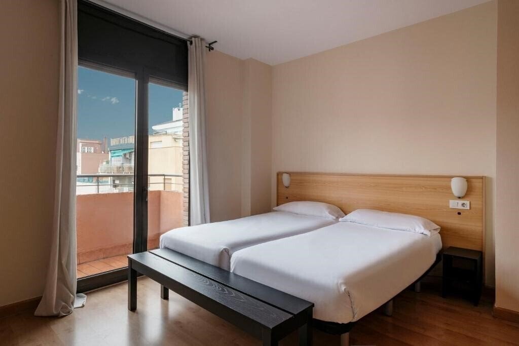 Фото Barcelona Apartment Villarroel 4*