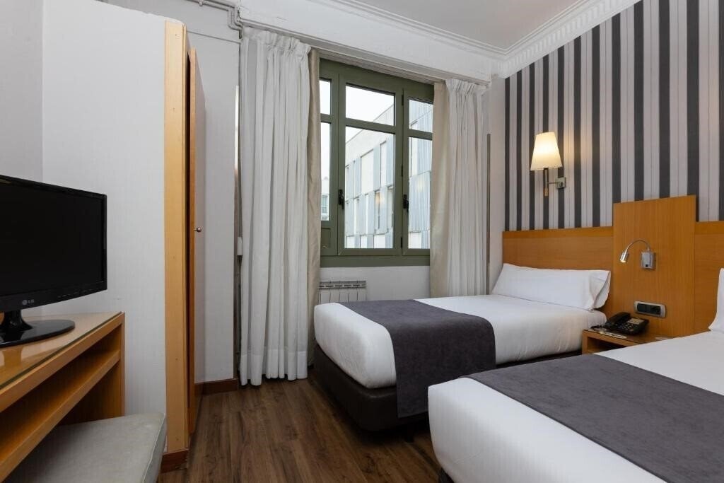 Фотография Lyon 1*