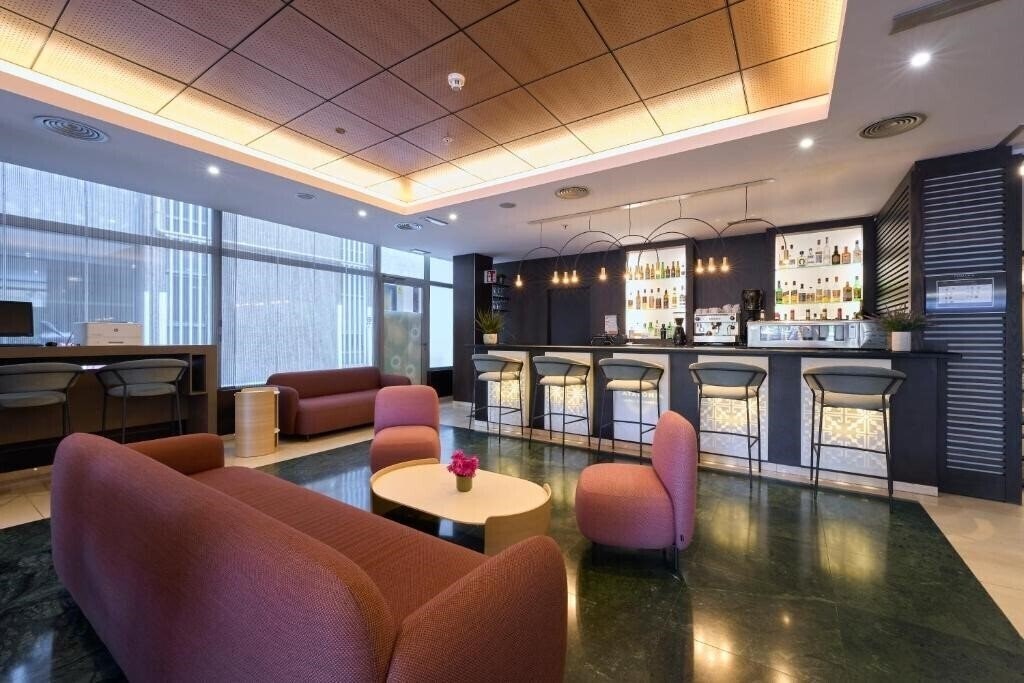 Отель Catalonia Rigoletto Hotel 4*