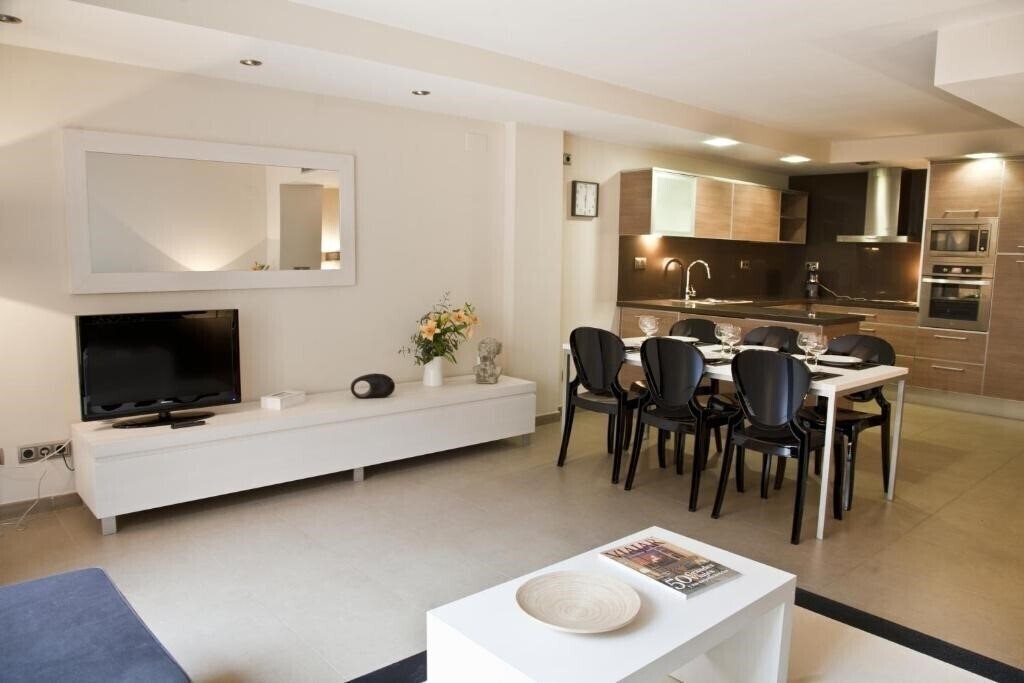 Отель Up Suites Bcn 4*