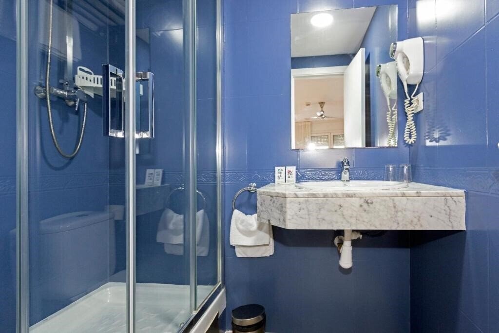 Фотография Hostal Bcn Port 2*