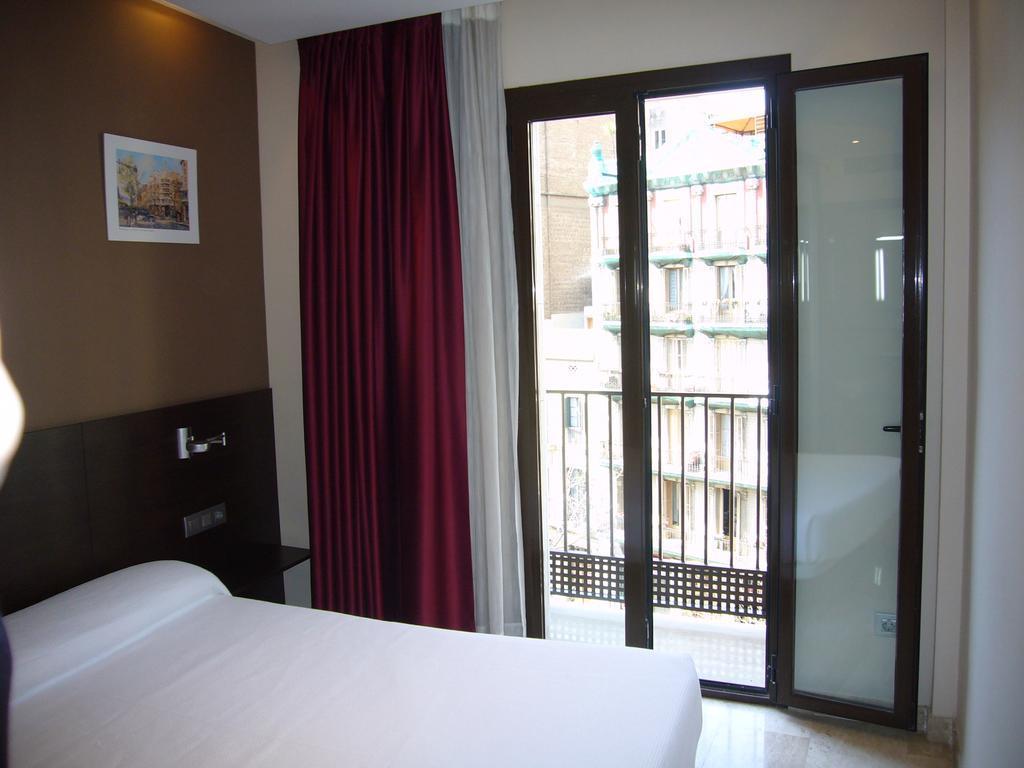 Отель H Cristina 2*