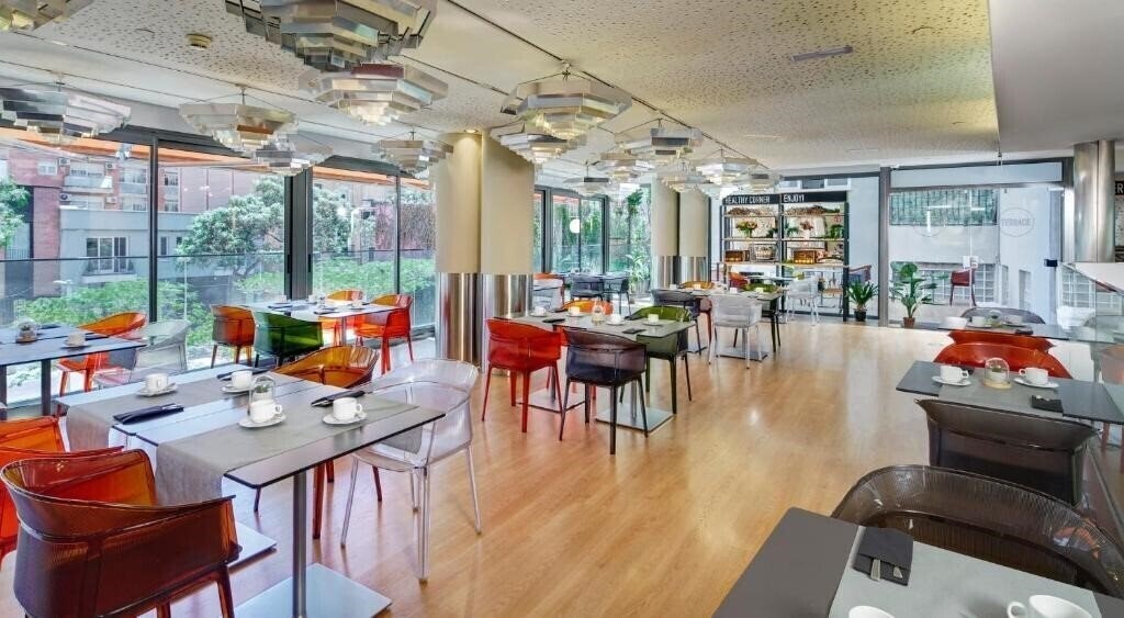 Фото Ayre Hotel Rosellon 4*