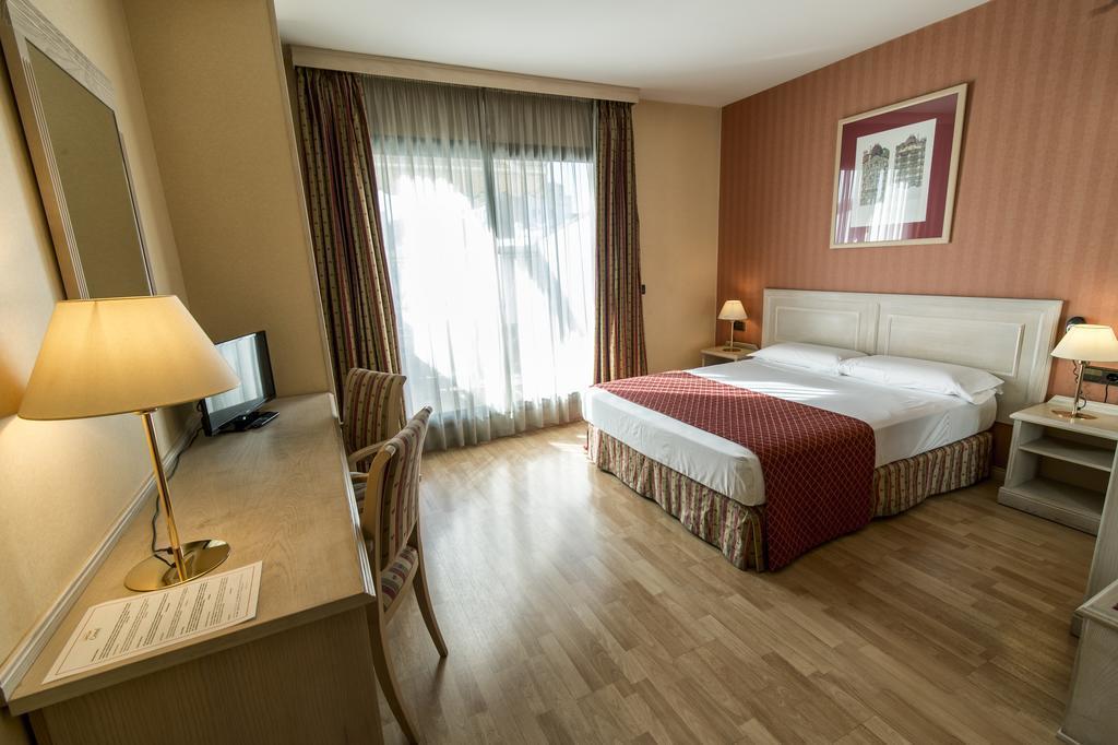 Отель Sunotel Central 4*