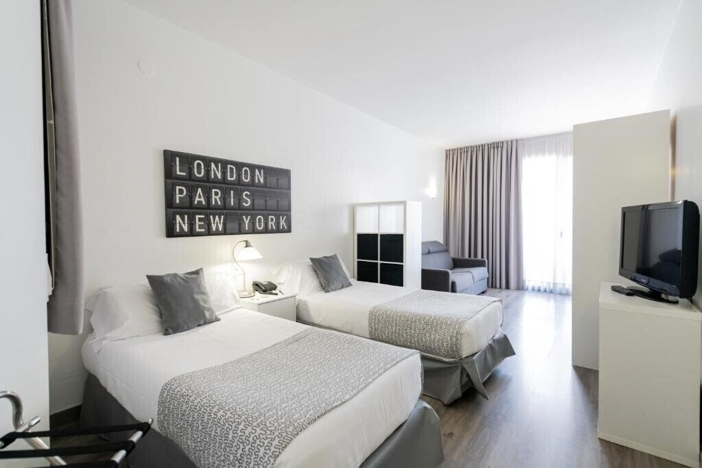 Отель Atenea Calabria Apartaments 3*