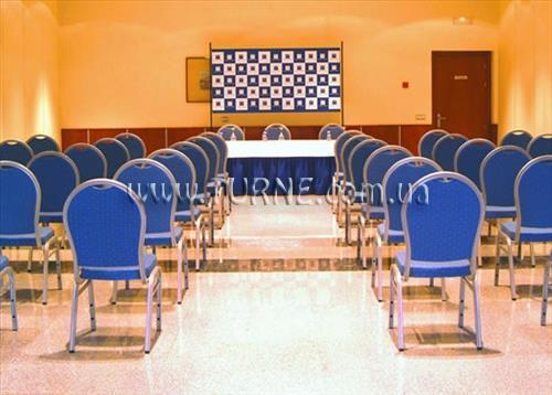 Отель Tryp Leon 4*