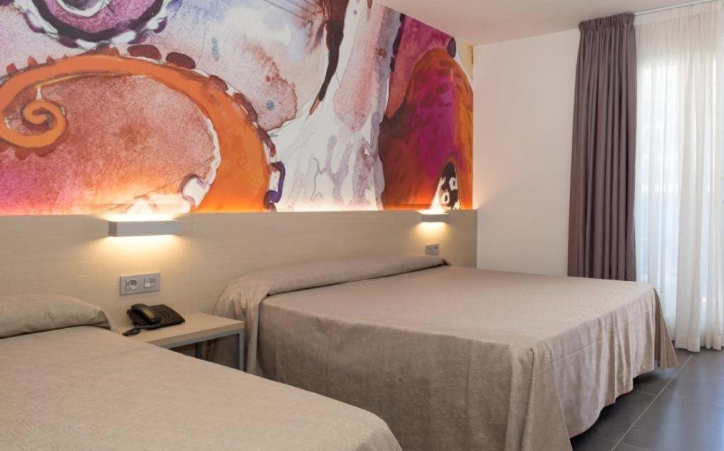 Картинка Riviera Hotel Santa Susanna 4*