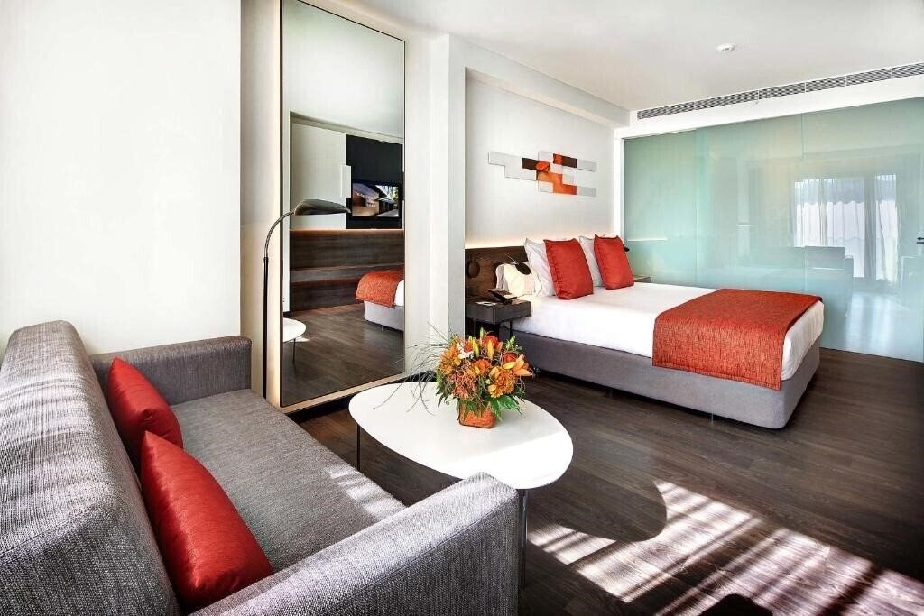 Фото Olivia Balmes Hotel 4*