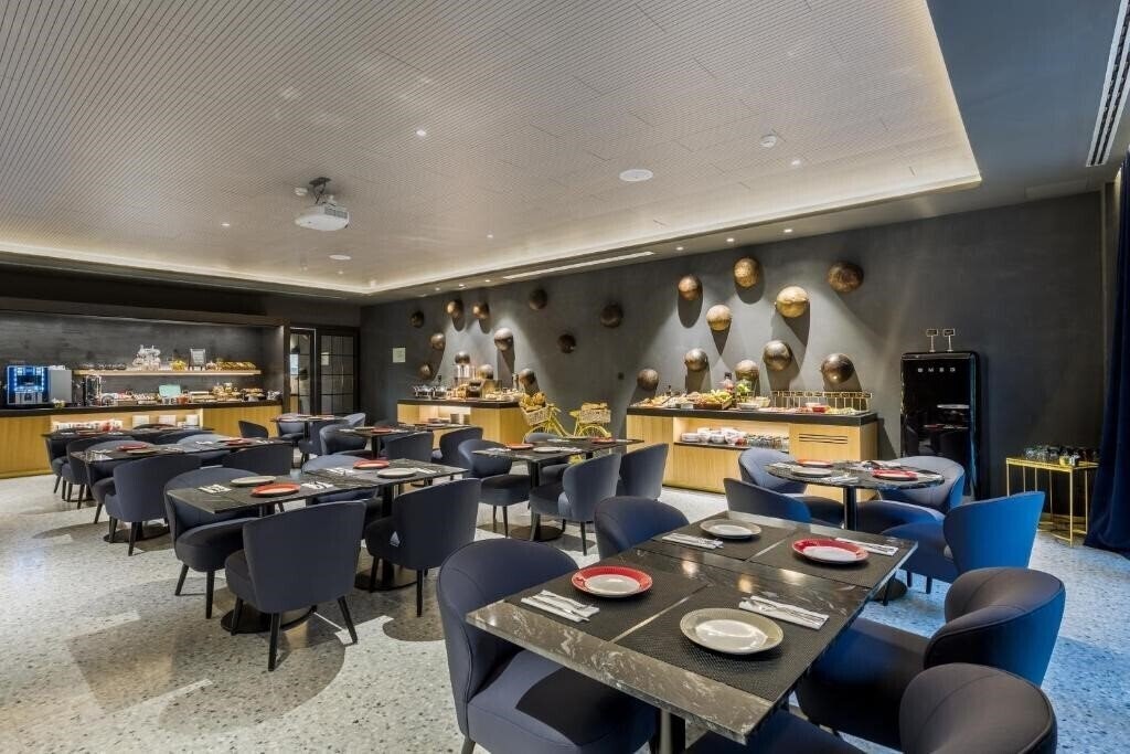 Картинка Room Mate Gerard 4*