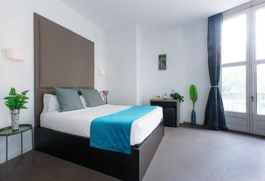 Отель Amra Barcelona Caspe 2*