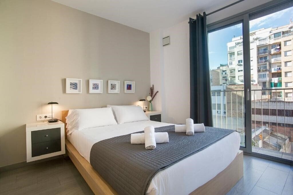Отель Bbarcelona Gaudi Flats 3*