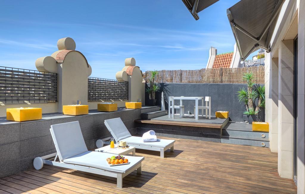 Отель Sixty Two 4*