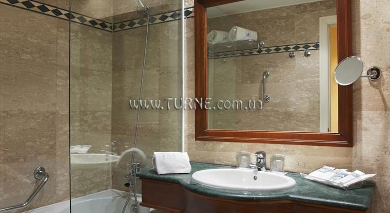 Отель Hotel Eurostars Mitre 3*