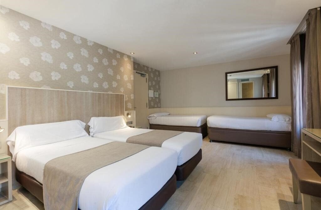 Отель Santa Marta 2*