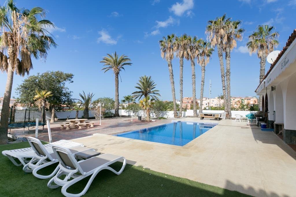 Отель Trebol Apartamentos 3*