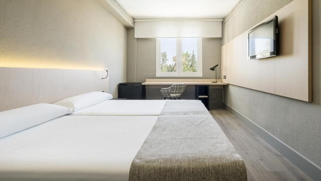 Фото Ilunion Las Lomas (ex. Bluecity Las Lomas Merida) 4*