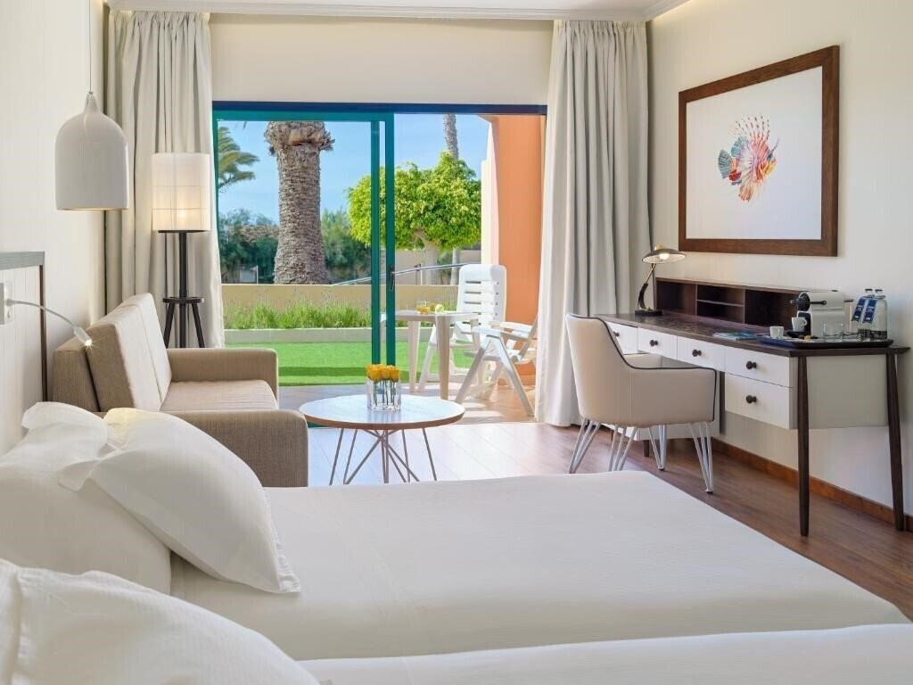 Картинка H10 Playa Esmeralda 4*