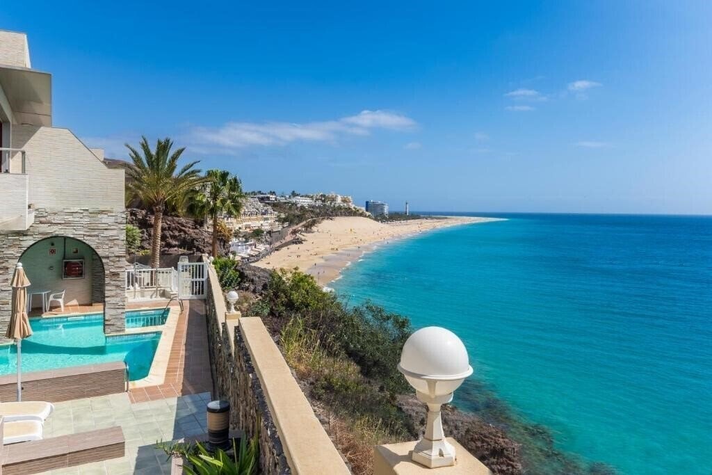 Отель Livvo Atalaya De Jandia 2*