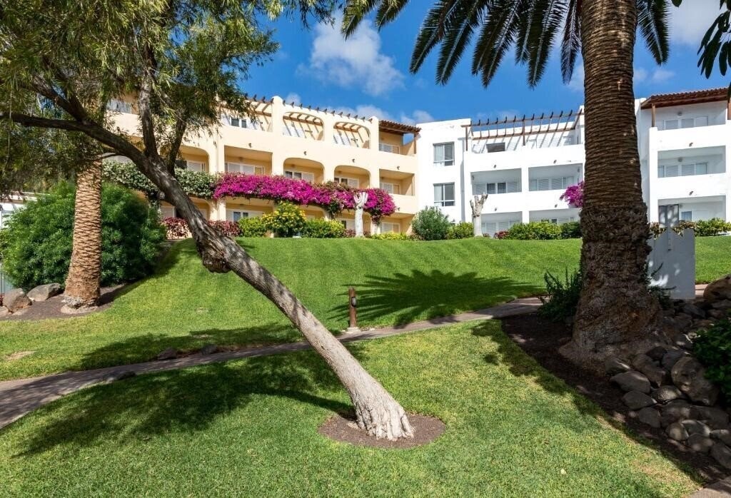Отель Robinson Esquinzo Playa 3*