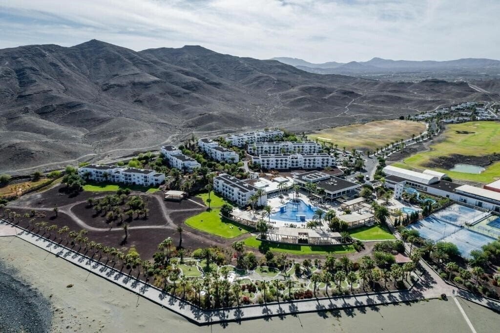 Отель Playitas Aparthotel 4*