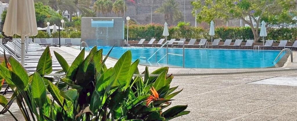 Отель Portonovo Apartamentos 4*