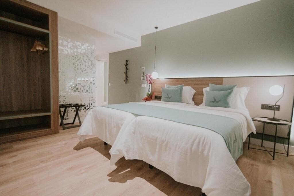 Отель Catalina Plaza 3*